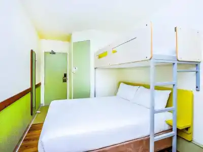 ibis Budget - - 3