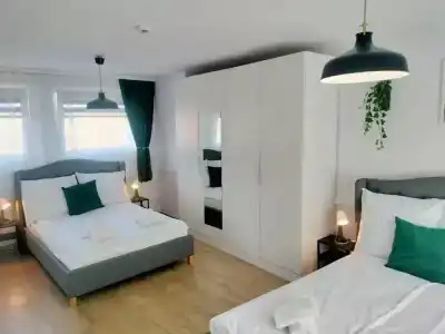 Corner - 38