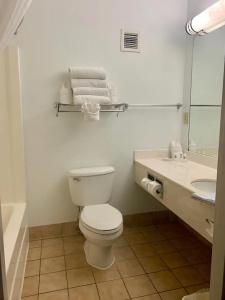 Country Inn & Suites by Radisson Near Universal - 36