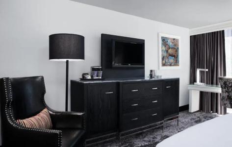 DoubleTree by Hilton - 45