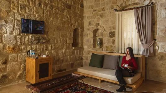 Acropolis Cave Suite - 23