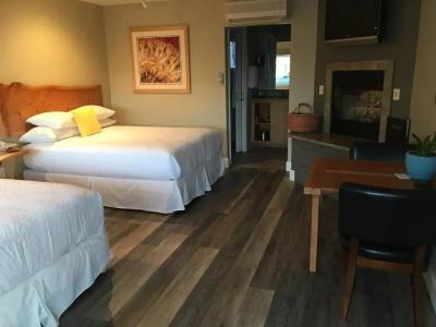 Cambria Shores Inn - 4