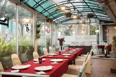 Howard Square Boutique - 12