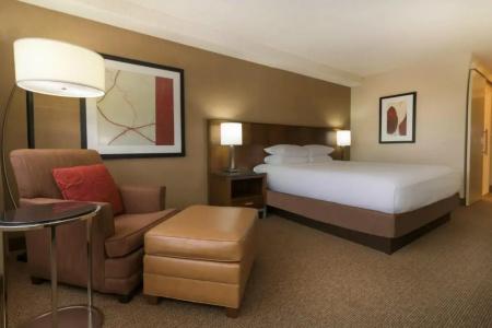 DoubleTree by Hilton City Center - 38