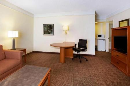 La Quinta Inn by Wyndham Austin Capitol / Downtown - 56