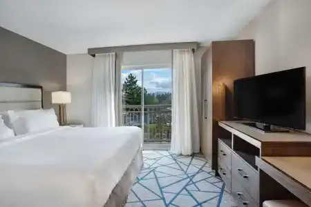 Embassy Suites by Hilton Seattle - 5