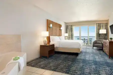 Holiday Inn & Suites, An Ihg - 162