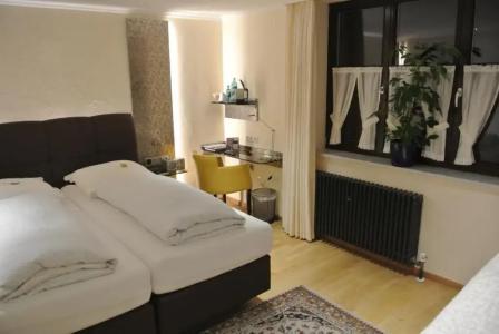 Hotel-Restaurant Goldenes Lamm - 40