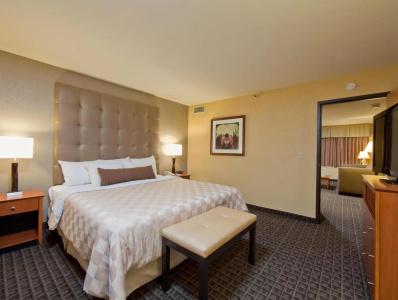 Best Western Plus Thunderbird Suites - 63