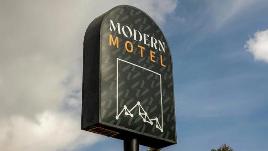 Traveler's Uptown - 28