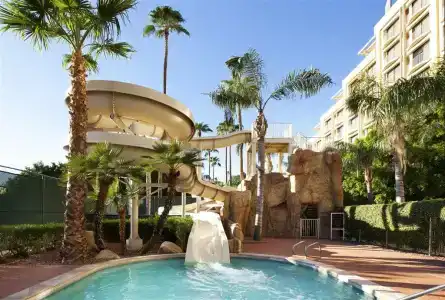 Sheraton Phoenix Crescent - 34
