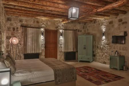 Acropolis Cave Suite - 53