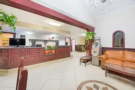 Ramada by Wyndham East - 1