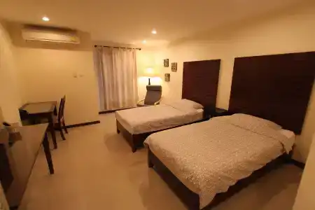 The Royal Bee Aparthotel - 2