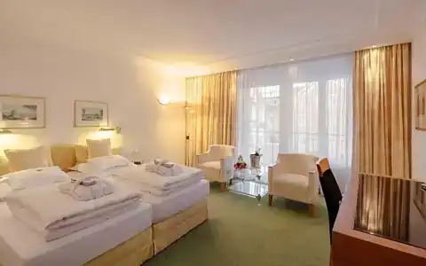 Bayerischer Hof - 42