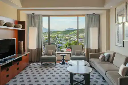 Hilton - 5