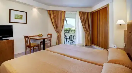 Hipotels Bahía Grande Aparthotel - 2