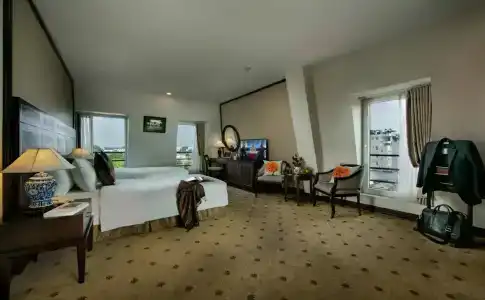 Zephyr Suites Boutique - 3