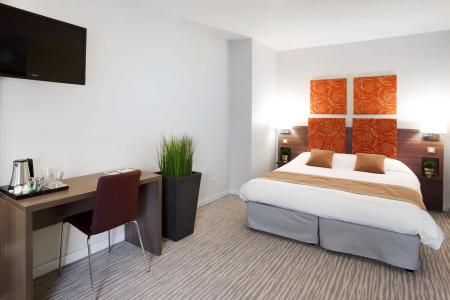 Kyriad Chambéry Centre - Hôtel et Résidence - 82