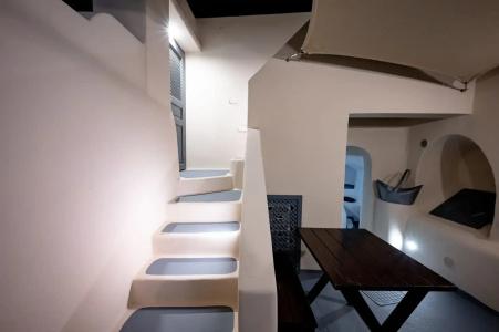 Lotza Studios - 208