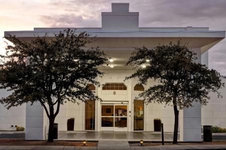 SpringHill Suites by Marriott - 11