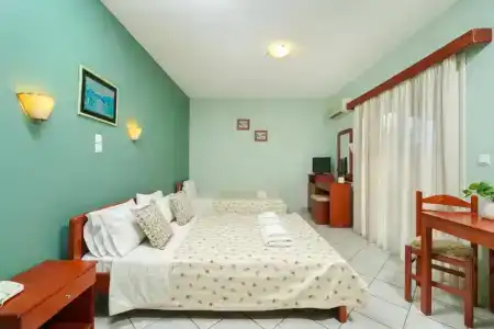 Makrina - 38
