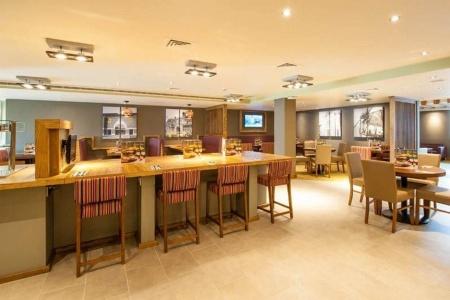 Premier Inn Hendon - The Hyde - 19