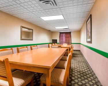 Quality Inn & Suites - 15