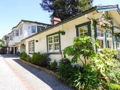Briarwood Inn - 199