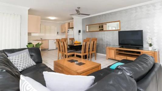 Cairns City - 86
