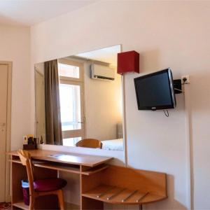 Ours Blanc - Place Victor Hugo - 24