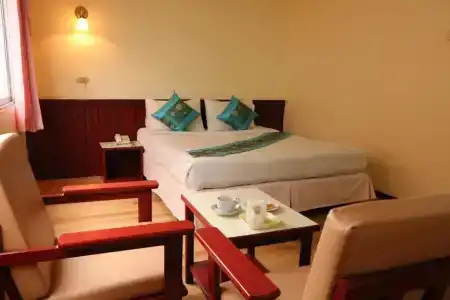 Chumphon Palace - 42