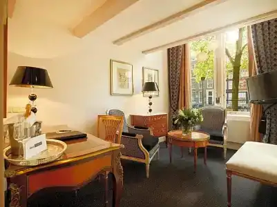 Ambassade - 55