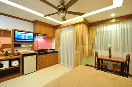 Green Harbor & Service Apartment - 76