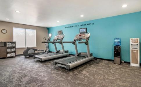Fairfield Inn West - 21