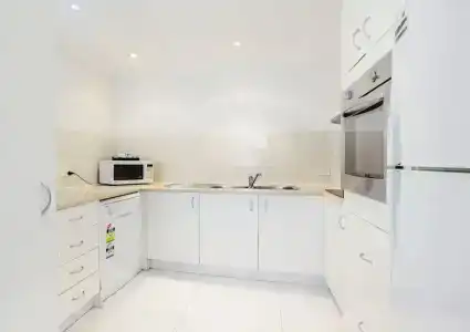 Mari Court - 188