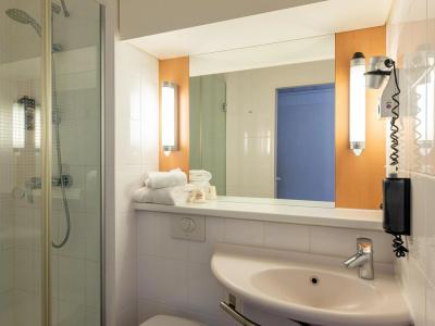 ibis Duisburg Hauptbahnhof - 45