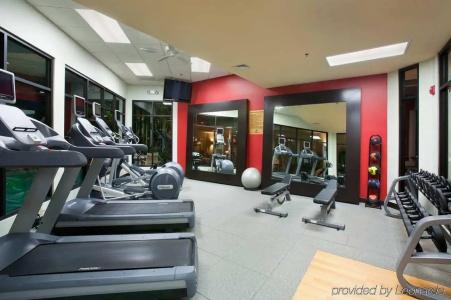 DoubleTree by Hilton Airport - 21
