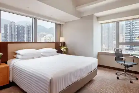 Courtyard by Marriott - 11