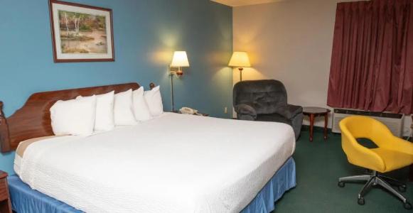 Days Inn by Wyndham Battlefield Rd/Hwy 65 - 19