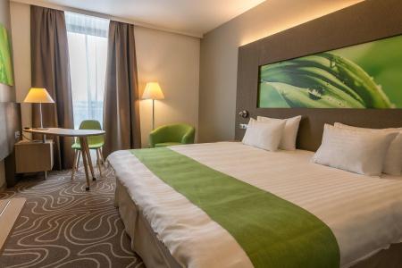 Holiday Inn - 5
