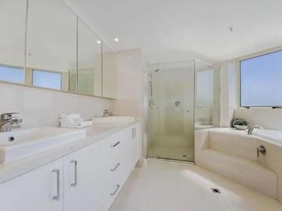 Oceana On Broadbeach - 100