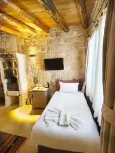 Acropolis Cave Suite - 74