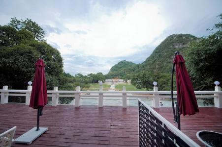 Guilin Crystal Crescent Moon - 145
