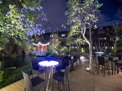 Golden Tulip Shanghai Rainbow - 46
