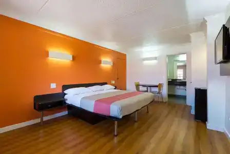 6-Dallas, TX - Market Center - 22