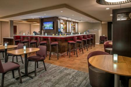 Courtyard by Marriott Portland North - 20