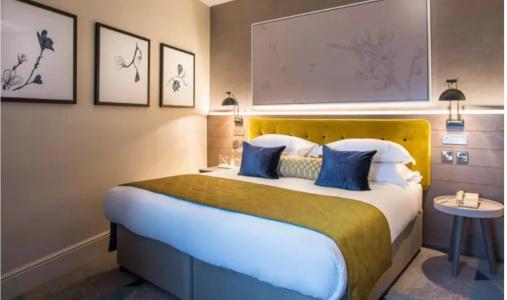 Sloane Place - 12
