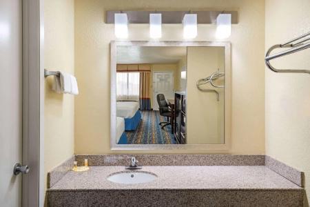 Days Inn by Wyndham San Antonio Northwest/Seaworld - 13