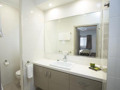Altitude Apartments - 7